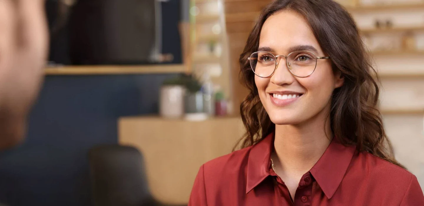 essilor-background